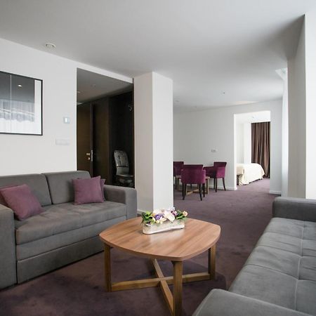 New City Hotel & Restaurant Ni Værelse billede